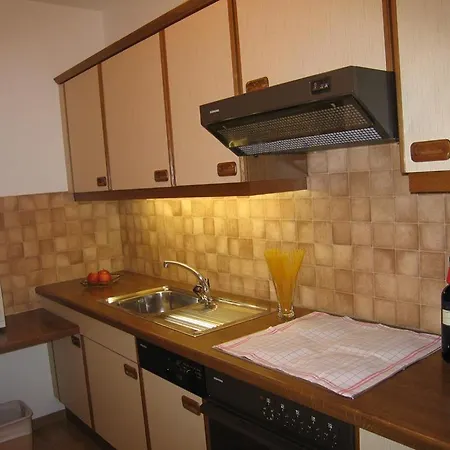 Jakob, Apartamento